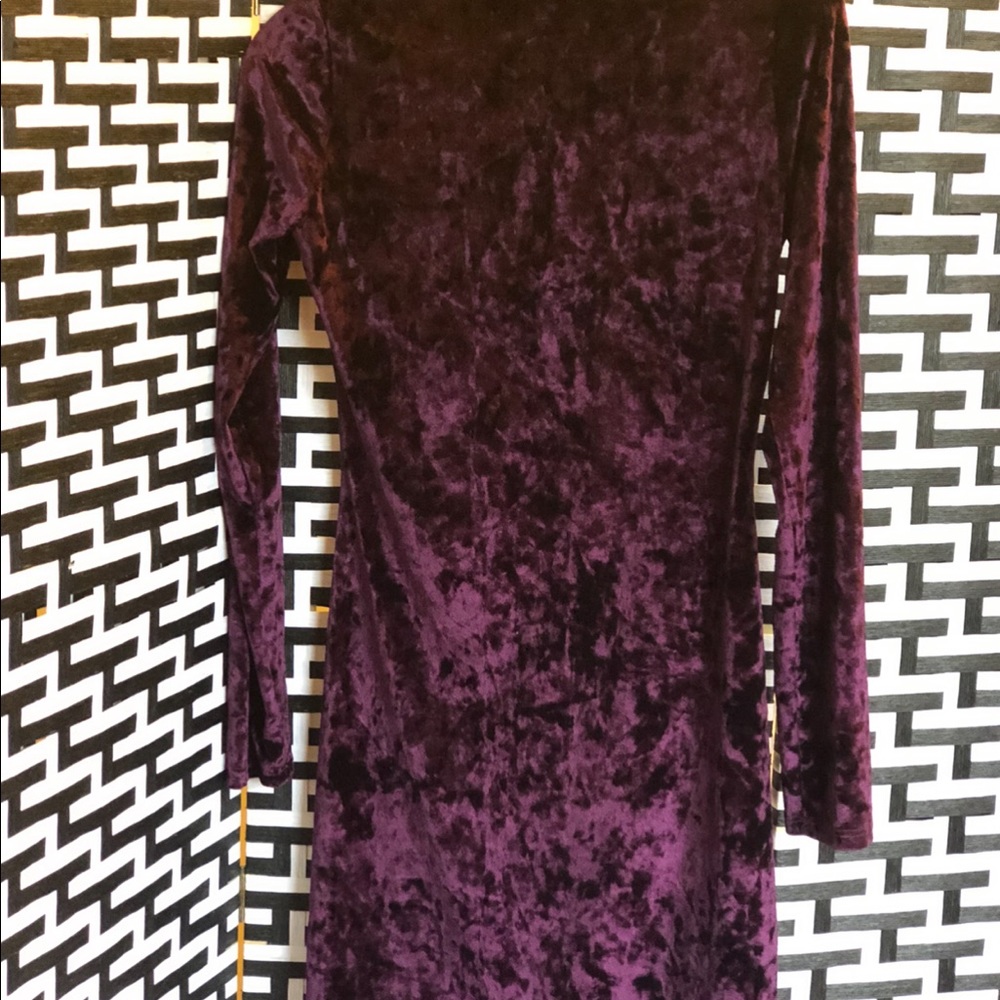 Dress - Picture 3 of 3